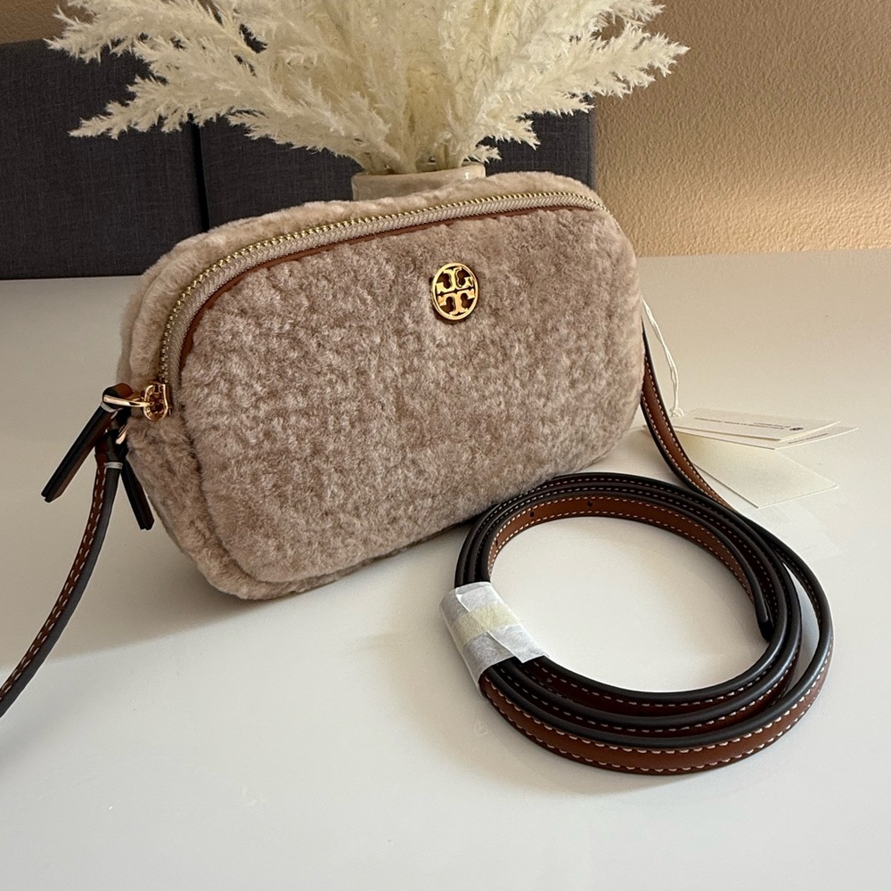 NWT , tory burch SHEARLING CAMERA BAG fresh wheat 176892
